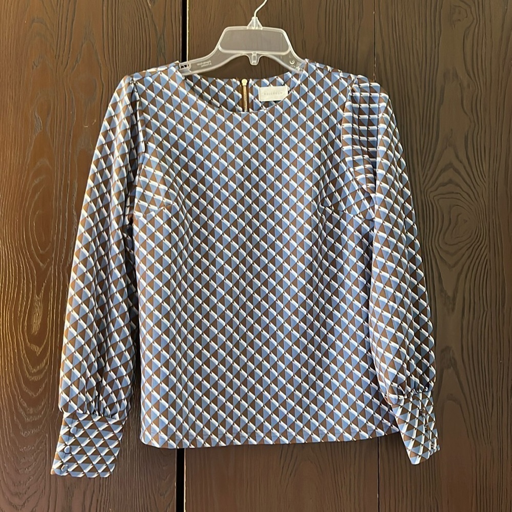 Melloday long sleeved blue and dark brown triangular pattern. Size Medium